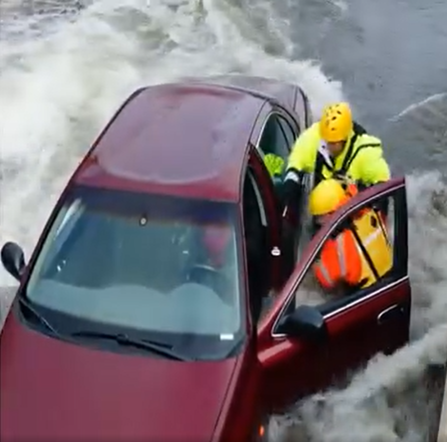 Family found in car in river they were with their m…